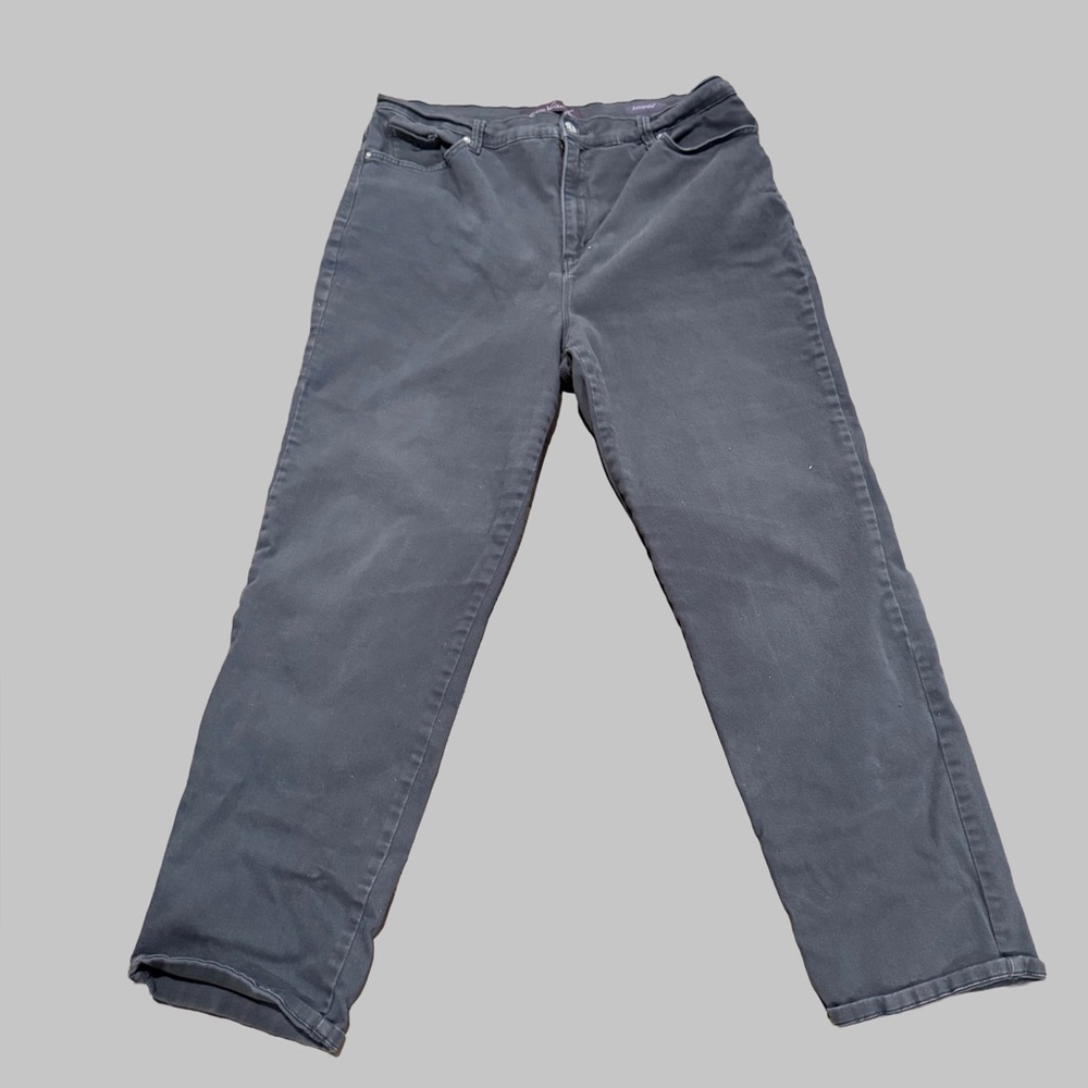Gloria Vanderbilt Amanda size 18 gray  women’s jeans measurements in pics